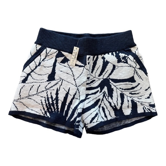 Madewell Black and White Leaf Print Women Shorts - Picture 2 of 5